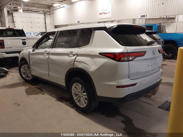JA4J4TA88NZ617674 Mitsubishi Outlander Es