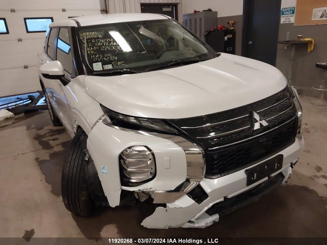 JA4J4TA88NZ617674 Mitsubishi Outlander Es