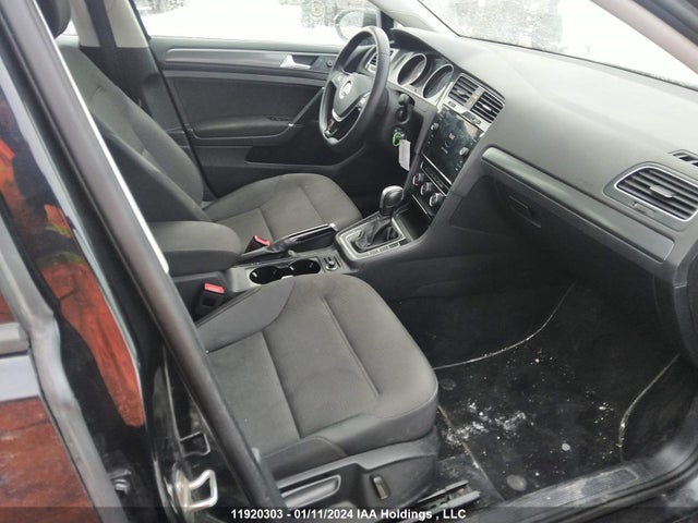 3VWG57AU2MM003153 Volkswagen GOLF
