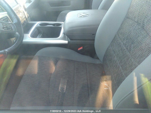 1C6RR7LTXKS698692 RAM 1500 Classic Slt