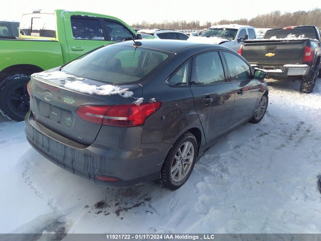 Ford FOCUS SE 2017 1FADP3F26HL320821 Image 4
