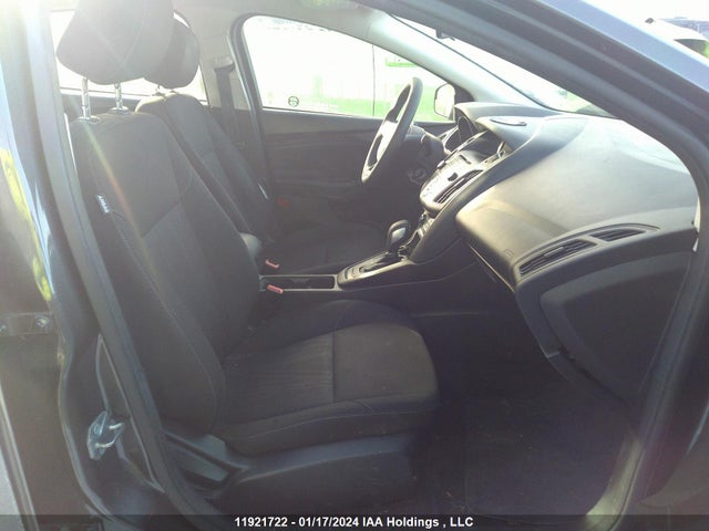 Ford FOCUS SE 2017 1FADP3F26HL320821 Image 5