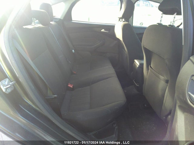Ford FOCUS SE 2017 1FADP3F26HL320821 Image 8