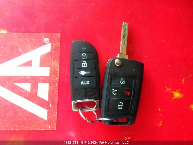 3VV0B7AX6JM094013 Volkswagen TIGUAN S