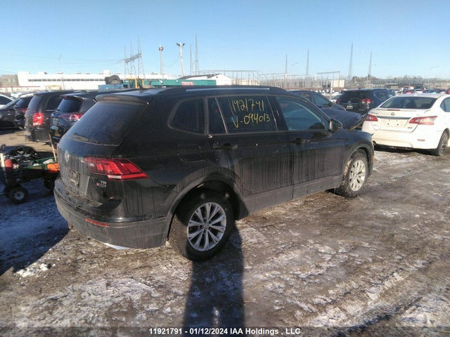 3VV0B7AX6JM094013 Volkswagen TIGUAN S
