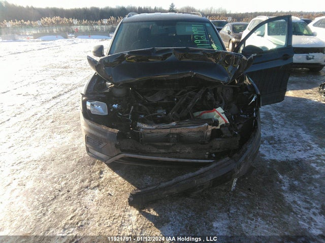 3VV0B7AX6JM094013 Volkswagen TIGUAN S