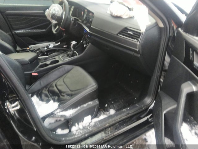 3VWGM7BU0NM024618 Volkswagen JETTA