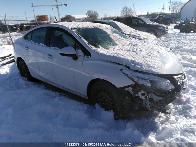 Chevrolet Cruze 2018 1G1BE5SMXJ7244120 zdjęcie główne