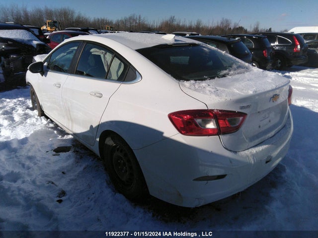 Chevrolet Cruze 2018 1G1BE5SMXJ7244120 Image 3