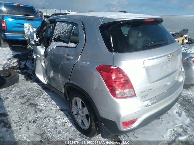 Chevrolet TRAX LS 2019 3GNCJNSBXKL112615 Image 3