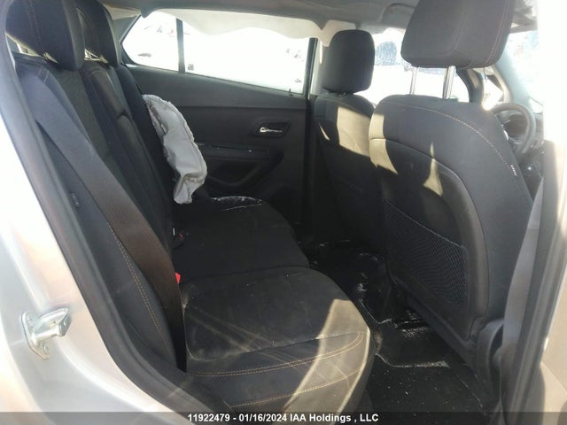 Chevrolet TRAX LS 2019 3GNCJNSBXKL112615 Image 8