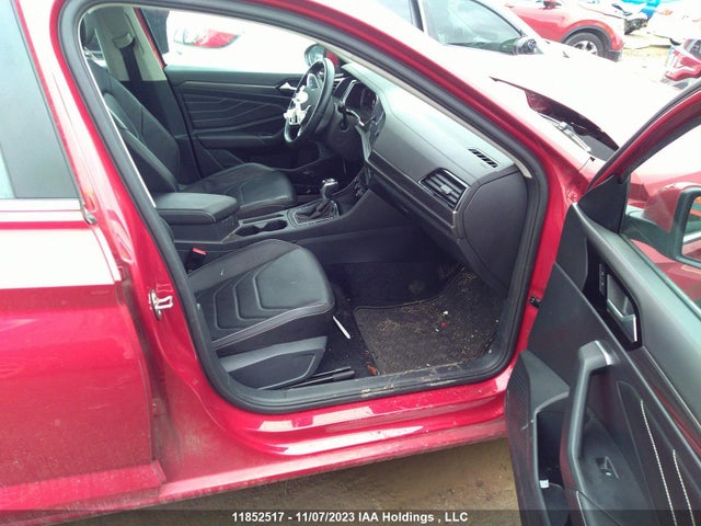 3VWGM7BU6NM004390 Volkswagen Jetta Highline