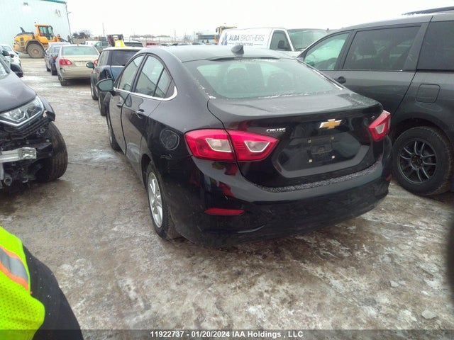 Chevrolet Cruze 2018 1G1BE5SM8J7113588 Image 3
