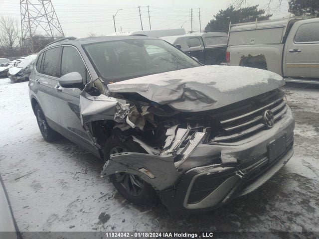 Volkswagen TIGUAN 2022 3VV2B7AX7NM155738 main image