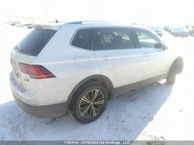 3VV4B7AX9JM200763 Volkswagen Tiguan
