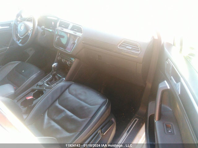 3VV4B7AX9JM200763 Volkswagen Tiguan