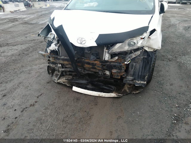 Toyota SIENNA LE 2017 5TDKZ3DC9HS879057 Image 6