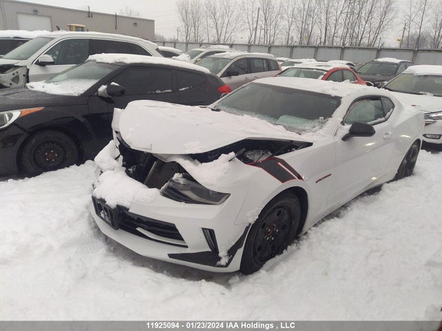 Chevrolet Camaro 2018 1G1FB1RS2J0138101 Image 2
