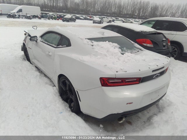 Chevrolet Camaro 2018 1G1FB1RS2J0138101 Image 3