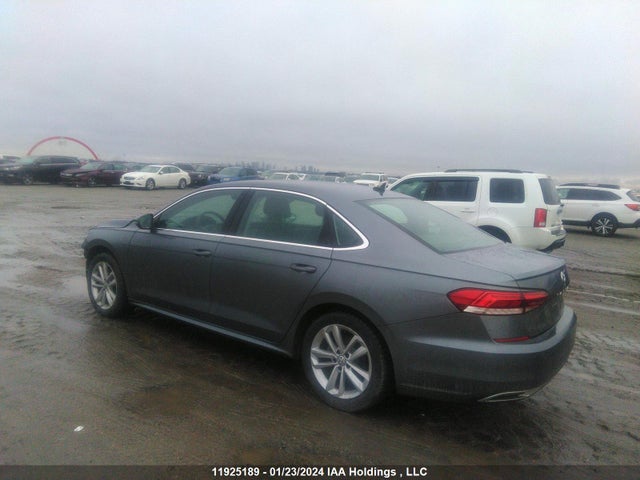 1VWBA7A35MC010922 Volkswagen PASSAT