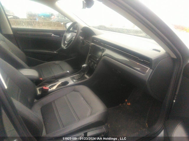 1VWBA7A35MC010922 Volkswagen PASSAT