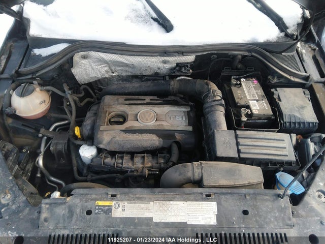 WVGNV7AX1HK035279 Volkswagen Tiguan Wolfsburg