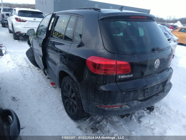 WVGNV7AX1HK035279 Volkswagen Tiguan Wolfsburg