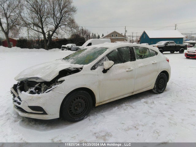 Chevrolet CRUZE LT 2018 3G1BE6SM3JS650120 Image 2