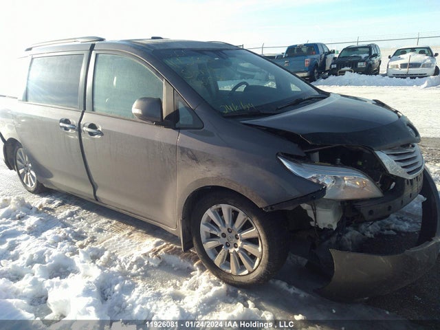 11926081 :رقم المزاد ، 5TDDK3DC5DS068086 vin ، 2013 Toyota Sienna Xle/limited مزاد بيع