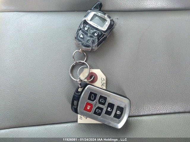 11926081 :رقم المزاد ، 5TDDK3DC5DS068086 vin ، 2013 Toyota Sienna Xle/limited مزاد بيع