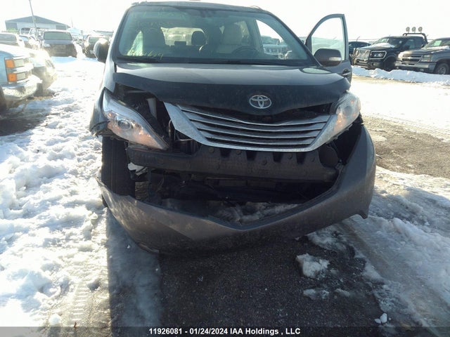 11926081 :رقم المزاد ، 5TDDK3DC5DS068086 vin ، 2013 Toyota Sienna Xle/limited مزاد بيع