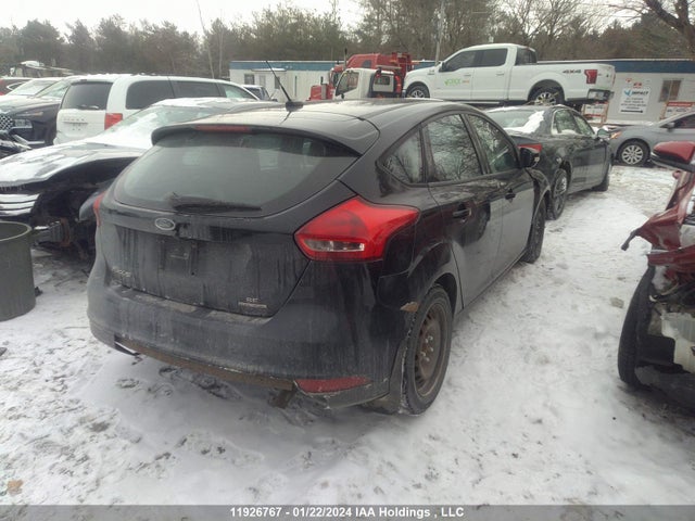 Ford FOCUS SE 2016 1FADP3K26GL323125 Image 4