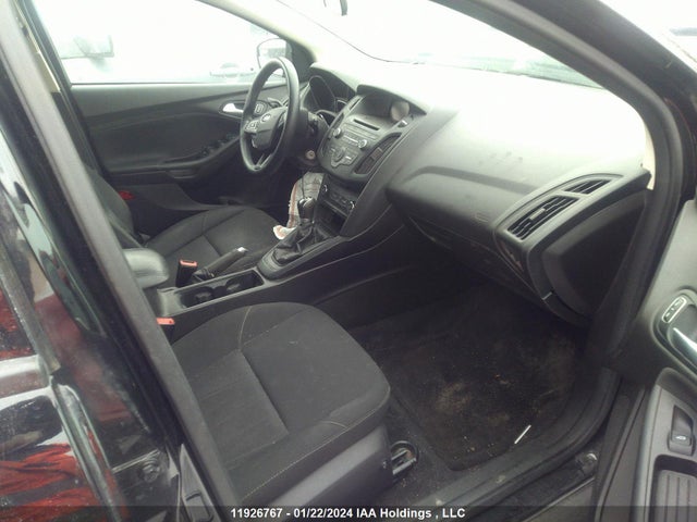 Ford FOCUS SE 2016 1FADP3K26GL323125 Image 5