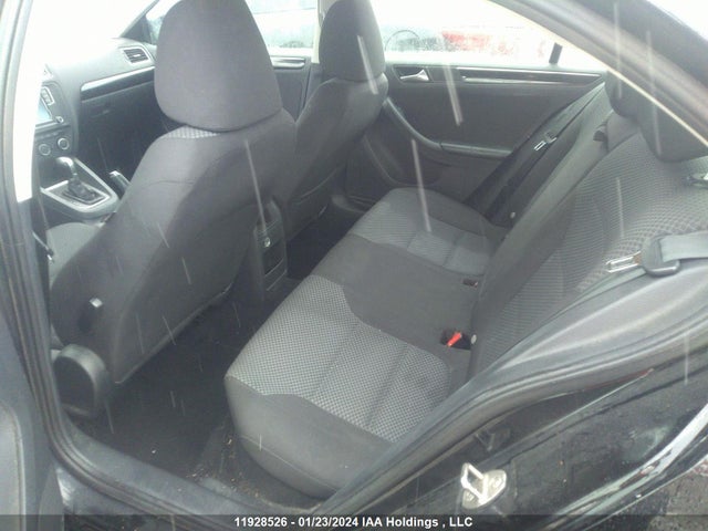 3VWD67AJ2GM332493 Volkswagen Jetta