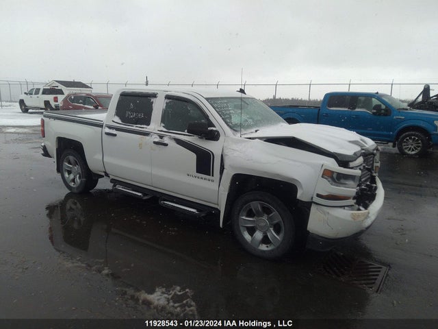 Chevrolet Silverado 1500 2018 3GCUKPECXJG341491 Image 1