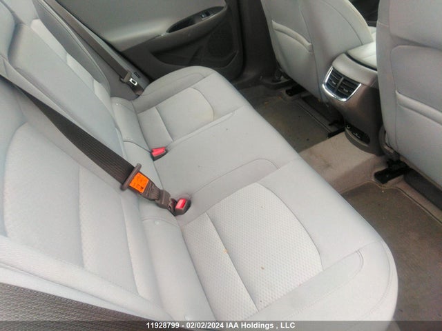1G1ZE5ST2HF280843 Chevrolet Malibu