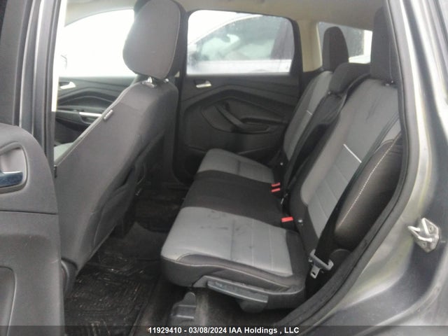 1FMCU9GX7EUC48041 Ford ESCAPE SE