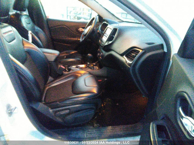 1C4PJMBX2KD427219 Jeep Cherokee Trailhawk