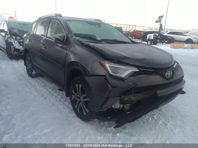 Toyota RAV4 LE 2017 2T3BFREVXHW664152 main image
