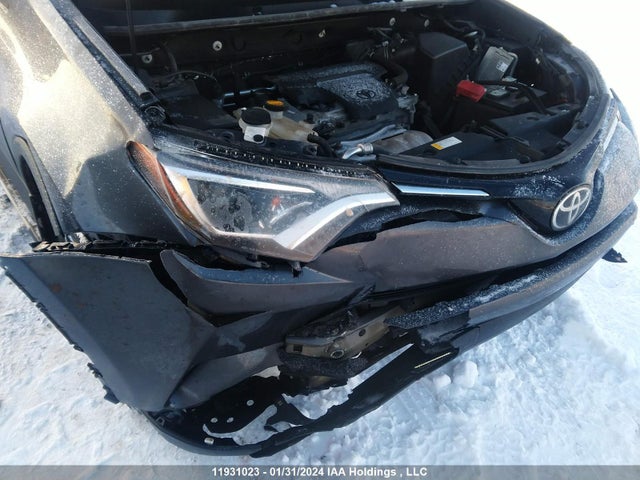 Toyota RAV4 LE 2017 2T3BFREVXHW664152 Image 12
