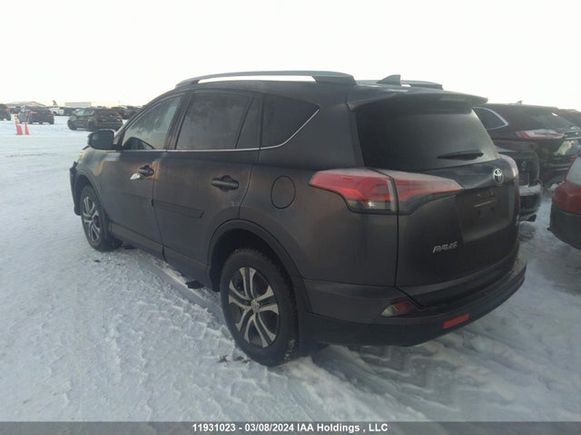 Toyota RAV4 LE 2017 2T3BFREVXHW664152 Image 3