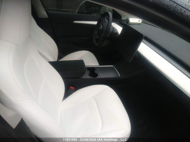 5YJ3E1EBXNF271008 Tesla MODEL 3
