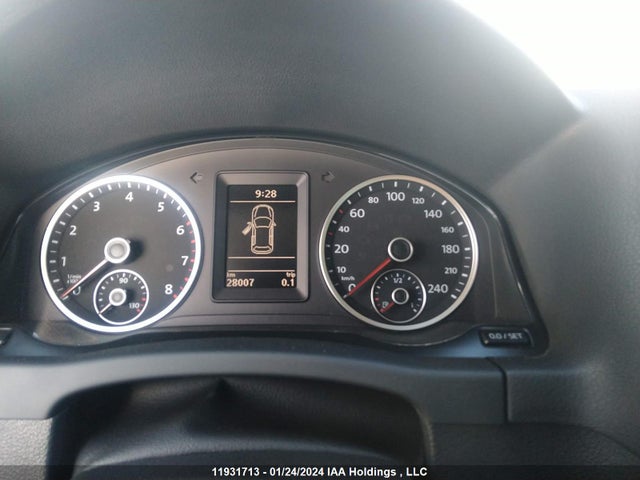 WVGMV7AX8HK034870 Volkswagen TIGUAN
