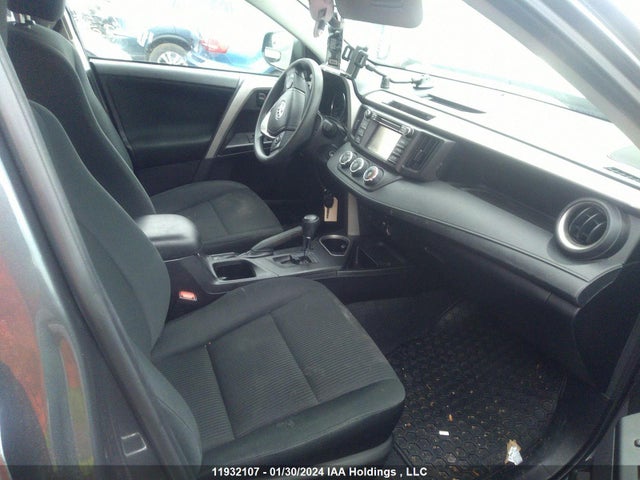 Toyota RAV4 LE 2018 2T3ZFREV4JW494844 Image 5