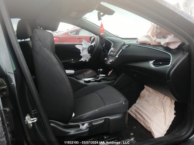 1G1ZE5ST0HF184290 Chevrolet Malibu