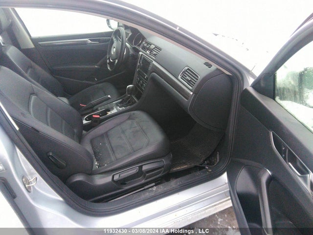 1VWBA7A31JC017913 Volkswagen PASSAT SE