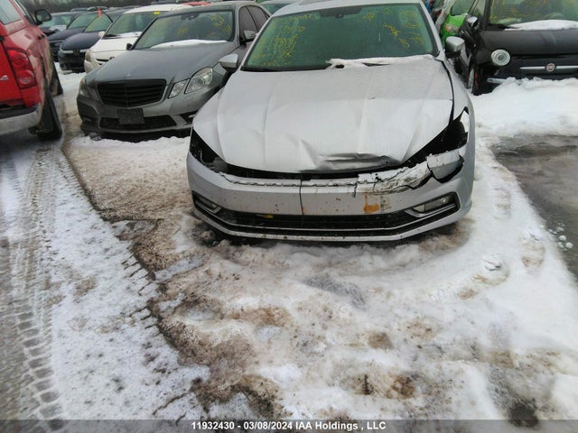 1VWBA7A31JC017913 Volkswagen PASSAT SE