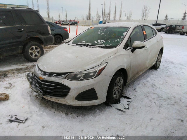 Chevrolet Cruze 2019 3G1BC6SM9KS628095 Image 2