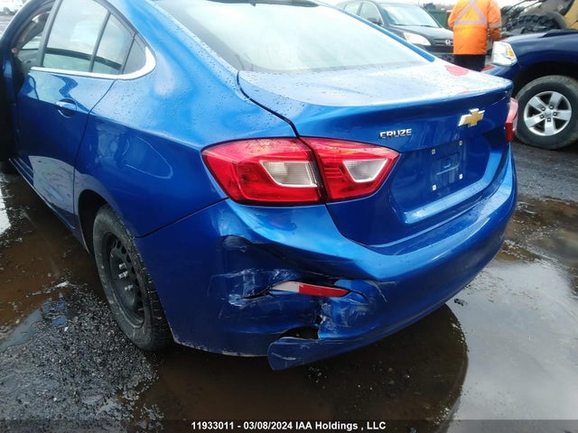 Chevrolet Cruze 2018 1G1BE5SM4J7217592 Image 6