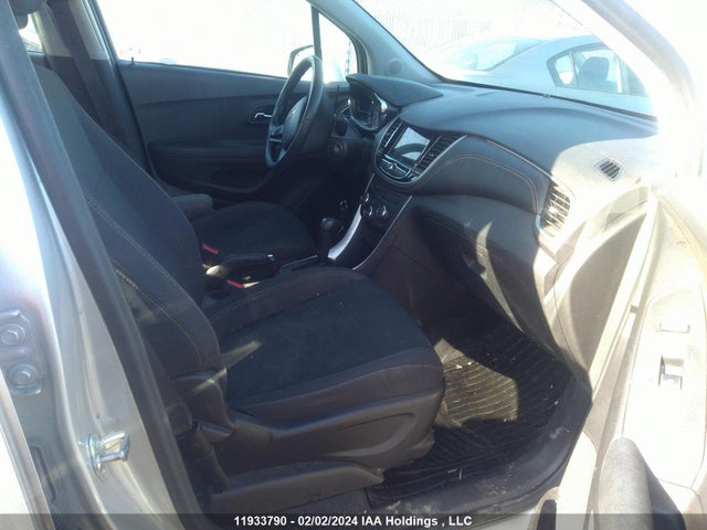 Chevrolet TRAX 2019 3GNCJKSBXKL244742 Image 5